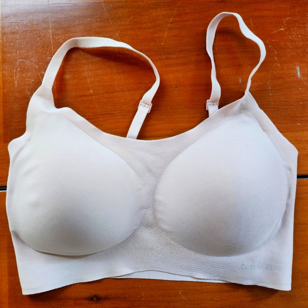 Neiwai Barely Zero Spaghetti Strap Wireless Bra